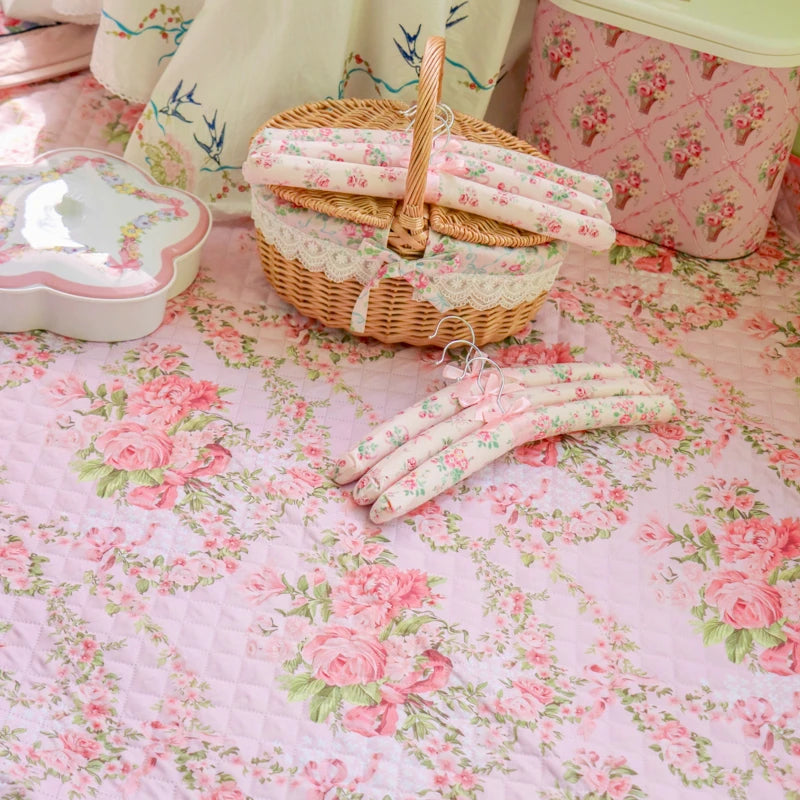 Retro Rose Bow Double-Sided Picnic Mat: Stylish, Portable, and Waterproof