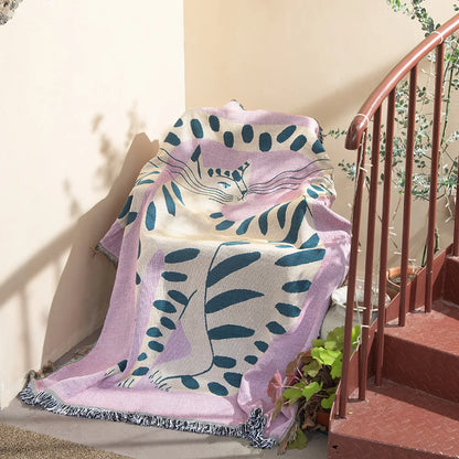 Cat Pattern Throw Blanket: Cozy Pink Accent for Home and Outdoors